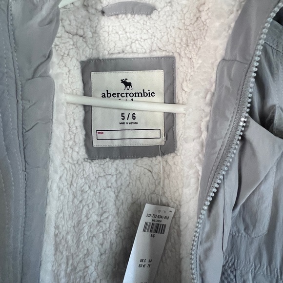Kids Gray NWT Abercrombie winter coat - Picture 3 of 4